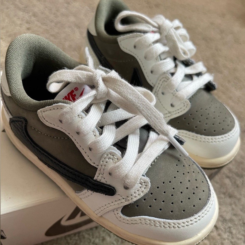 7C Toddler Travis Scott Jordan 1 Low “Medium Olive”